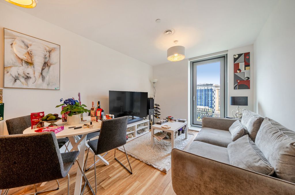 Property photo 3 of 12 1437417-12-69Df87...