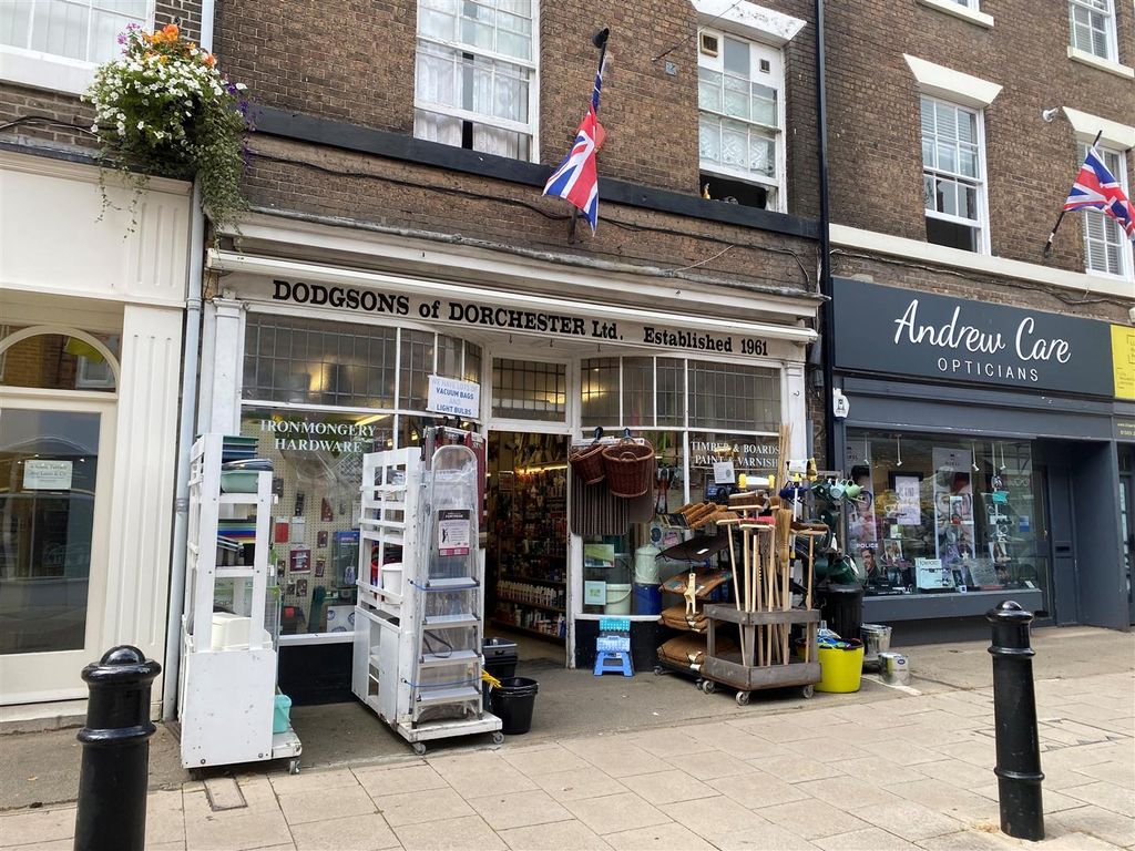 Property photo 2 of 17 South St Shop Front.Jpg