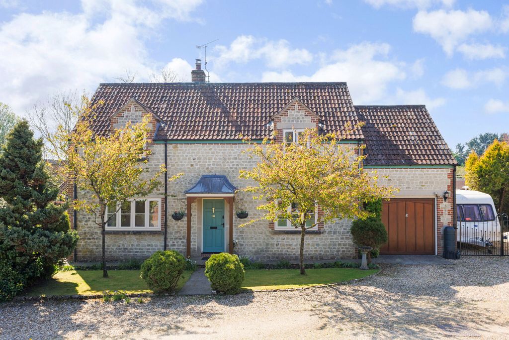 Property photo 1 of 11
