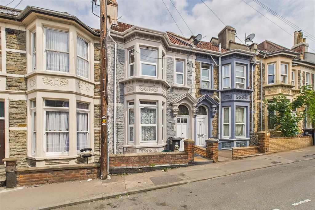 Property photo 1 of 35 13 Wellington Avenue Montpelier, Bristol Bs6 5Hp |