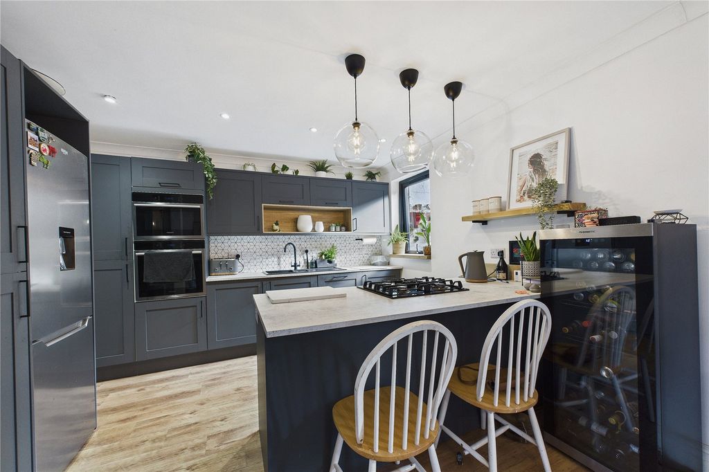 Property photo 2 of 17 Picture No. 19