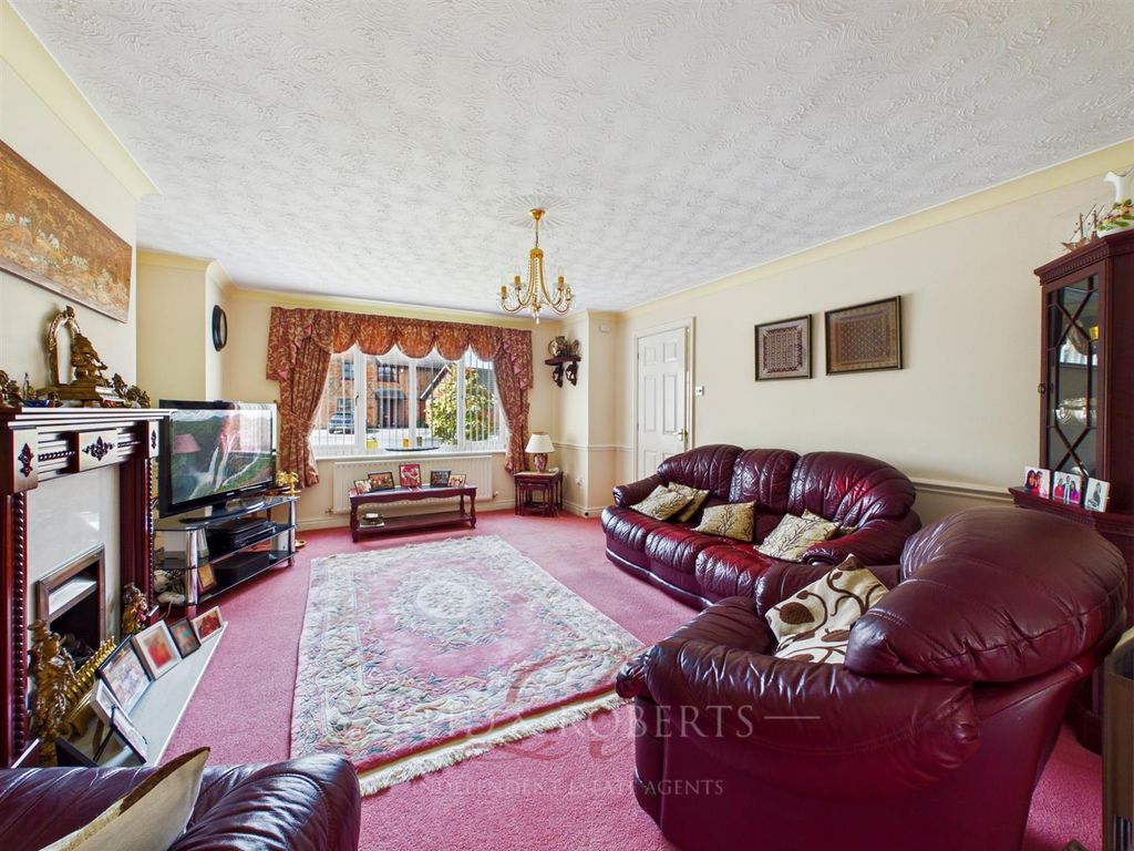 Property photo 3 of 38 Cam03999G0-Pr0237-Still002.Jpg