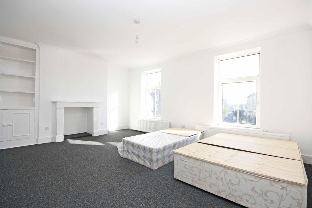 Property photo 3 of 4