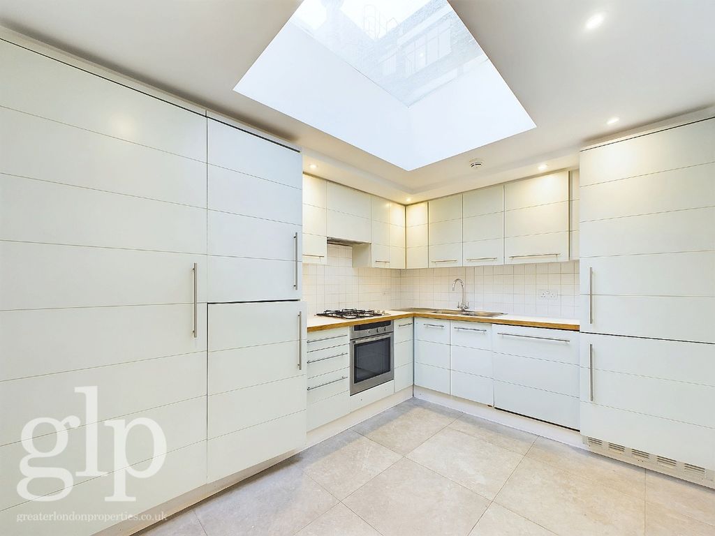 Property photo 3 of 27 2648104