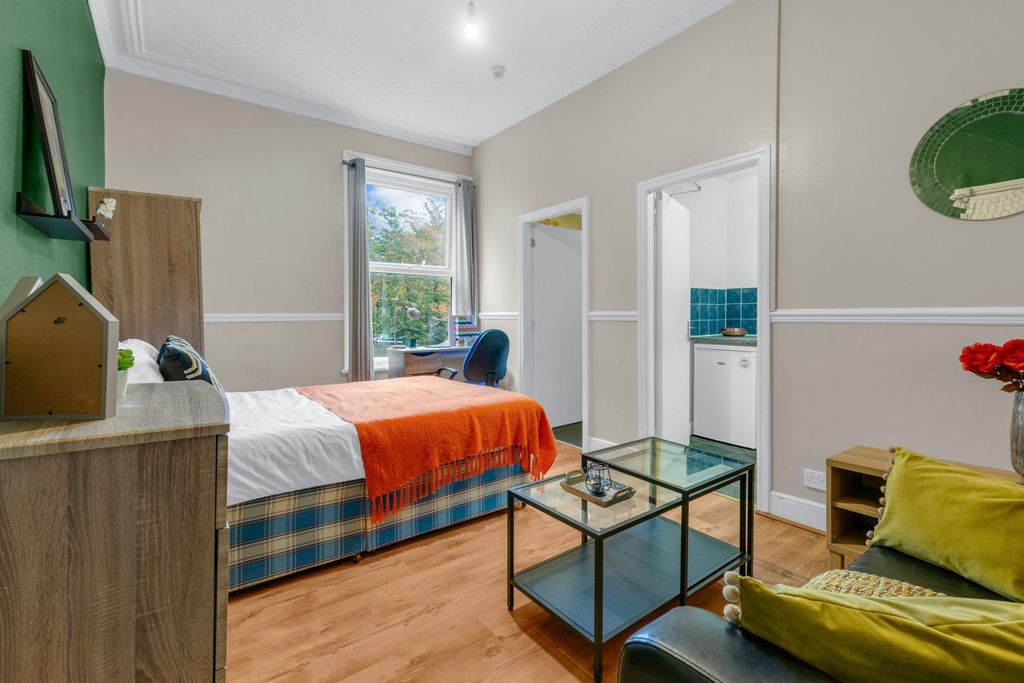 Property photo 3 of 8 Property Photo