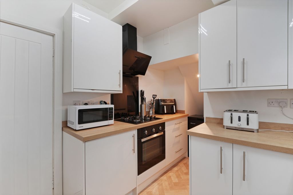 Property photo 2 of 17 Kitchen