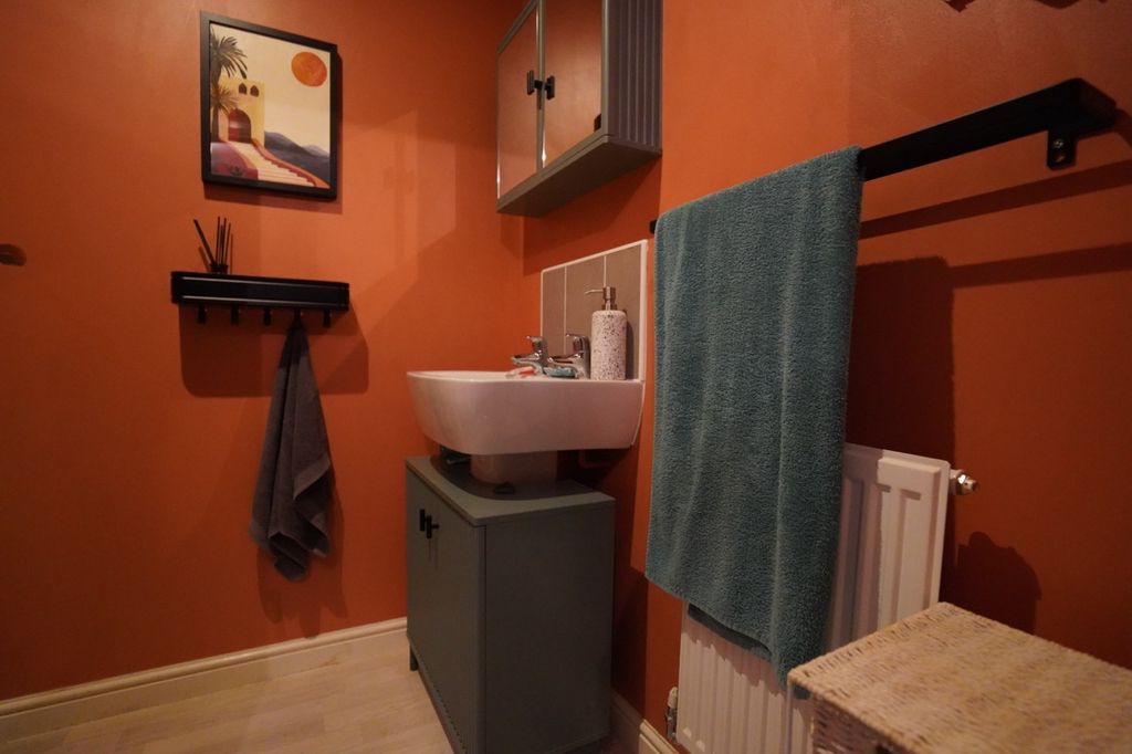 Property photo 3 of 27