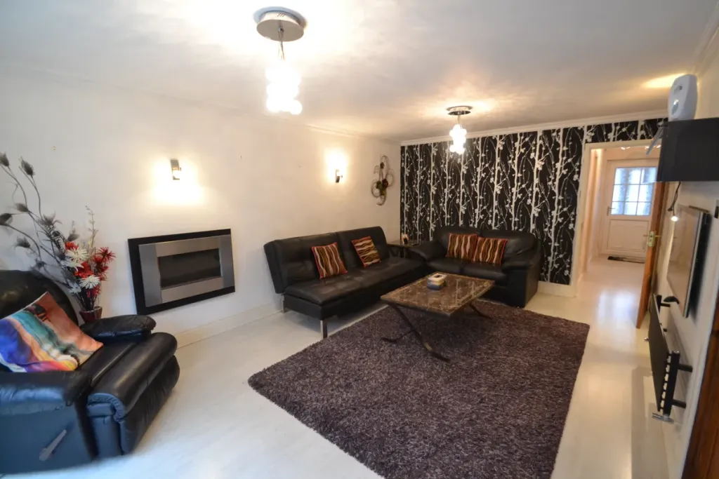 Property photo 1 of 4