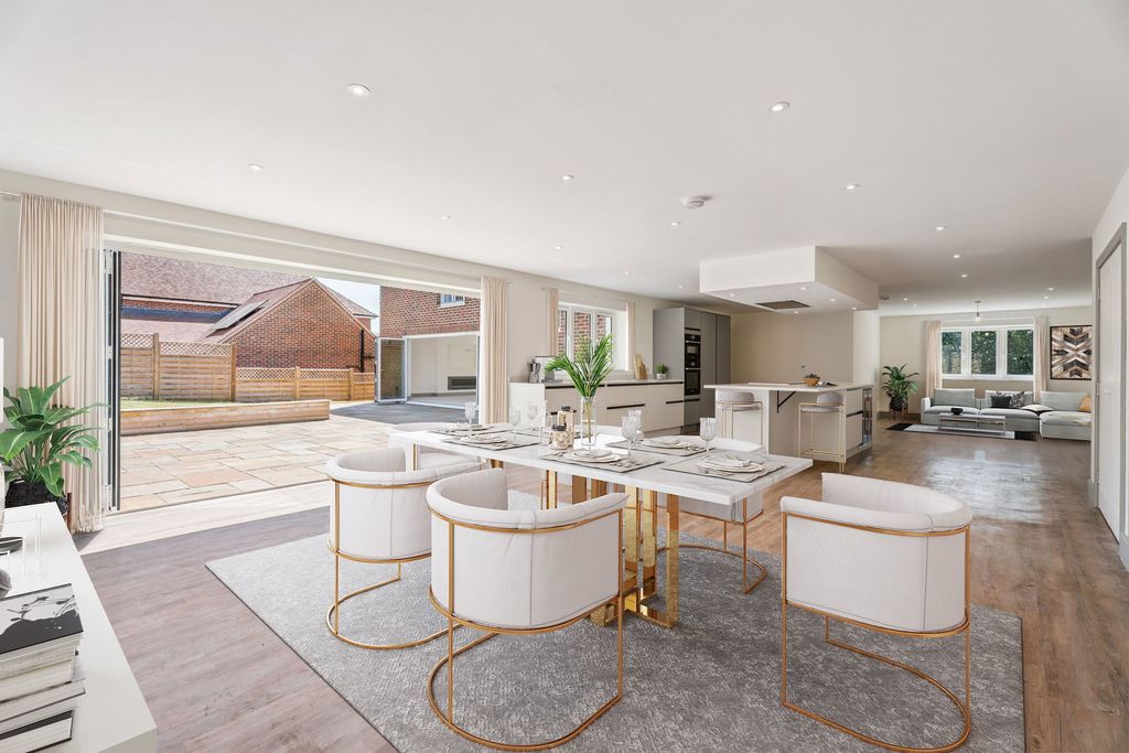 Property photo 2 of 24