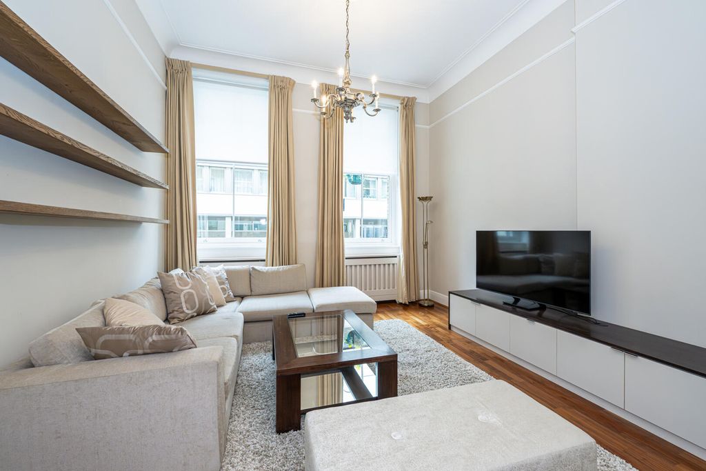 Property photo 1 of 12 Living Room
