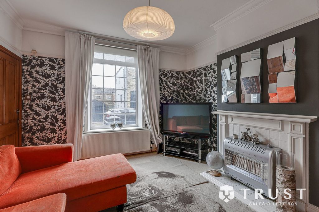 Property photo 2 of 26