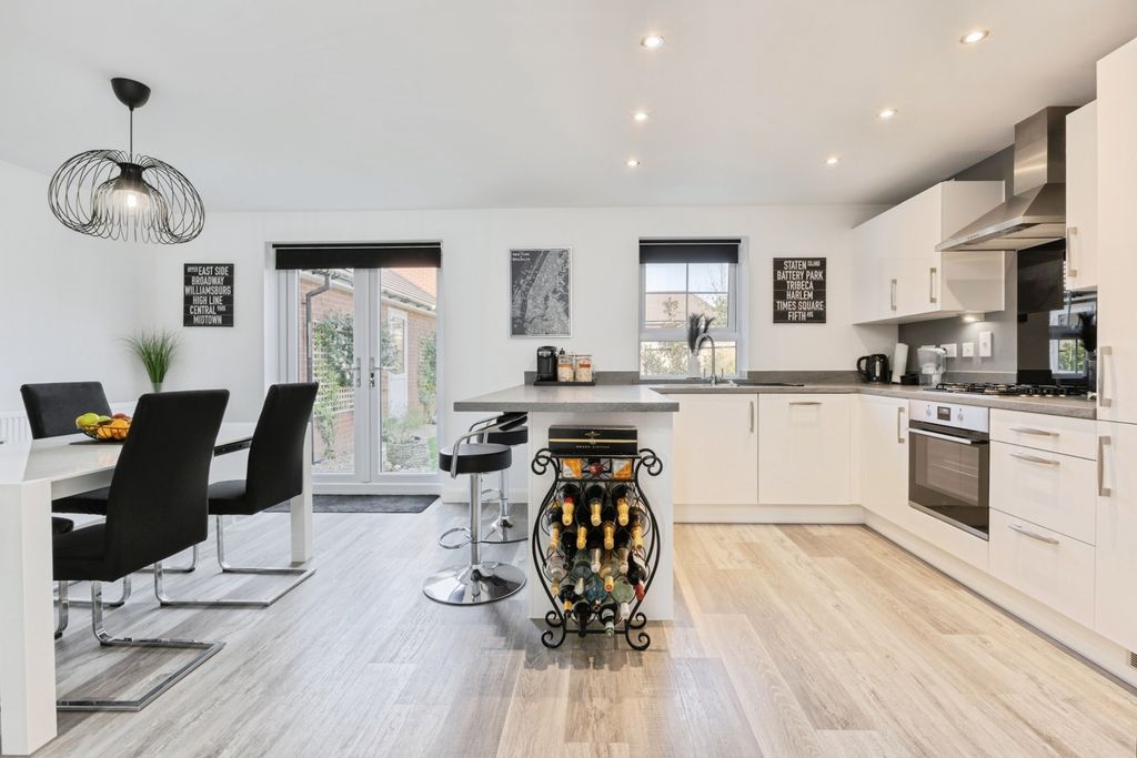 Property photo 2 of 26 Pbox-Img.Jpg