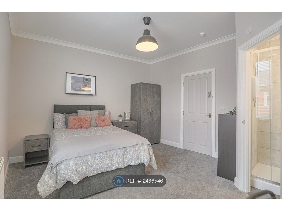 Property photo 2 of 5 Room 5