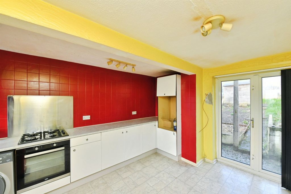 Property photo 3 of 18