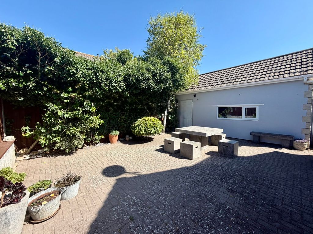 Property photo 3 of 16 Picture No. 15