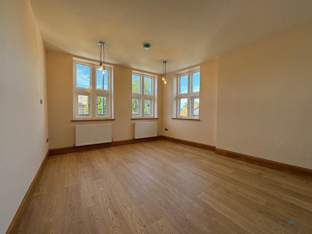 Property photo 2 of 10 Gallery