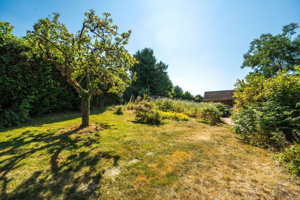 Property photo 3 of 26 Garden