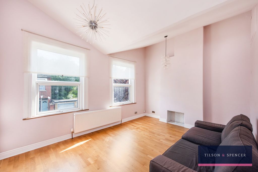 Property photo 3 of 12 0906202519_Tils_3B Foyle Road _N17 0Nl_014_Wm