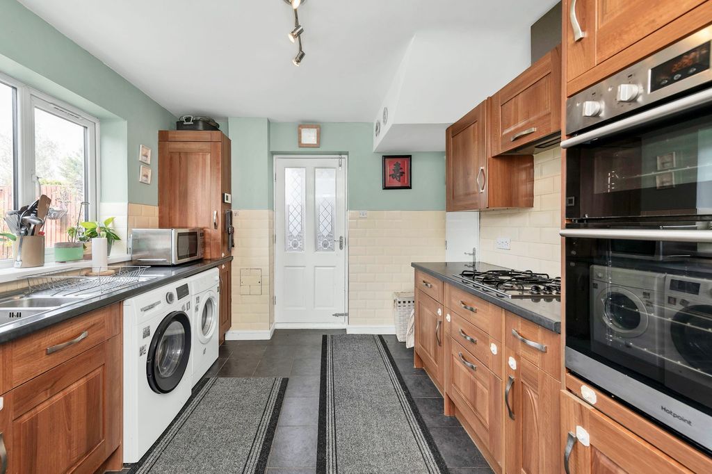 Property photo 3 of 20