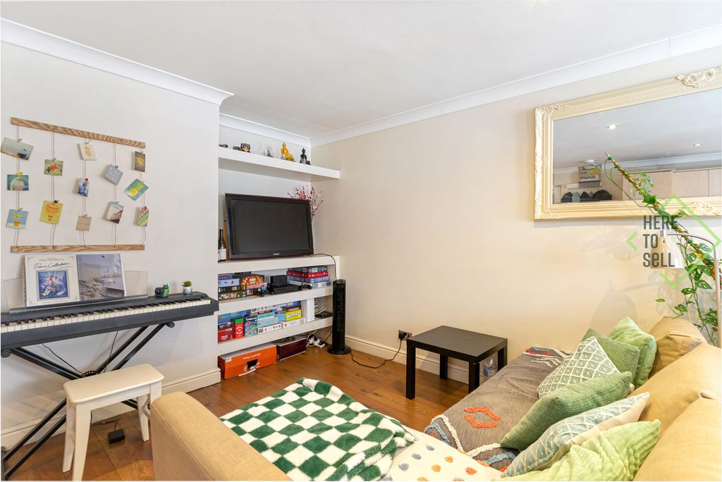 Property photo 1 of 10 1 (8)