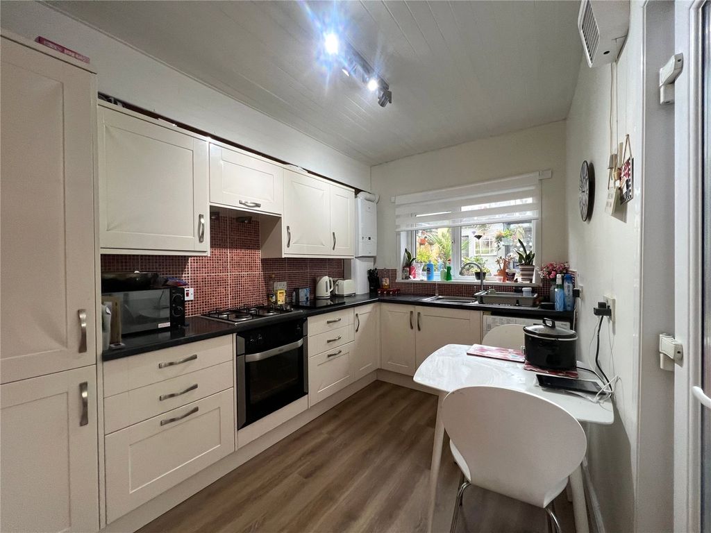 Property photo 2 of 18 Picture No. 22