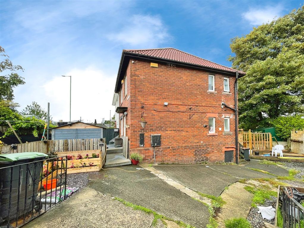 Property photo 2 of 3 B1Fde8A5-11 20Briardale 20External 20 232.Jpeg