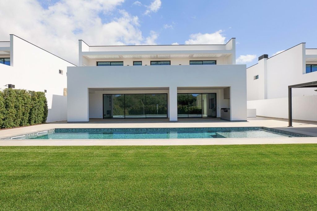 Property photo 1 of 38 New Modern 4 Bedroom Villa- Vilamoura