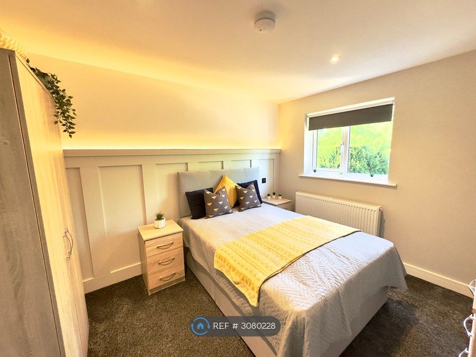 Property photo 2 of 28