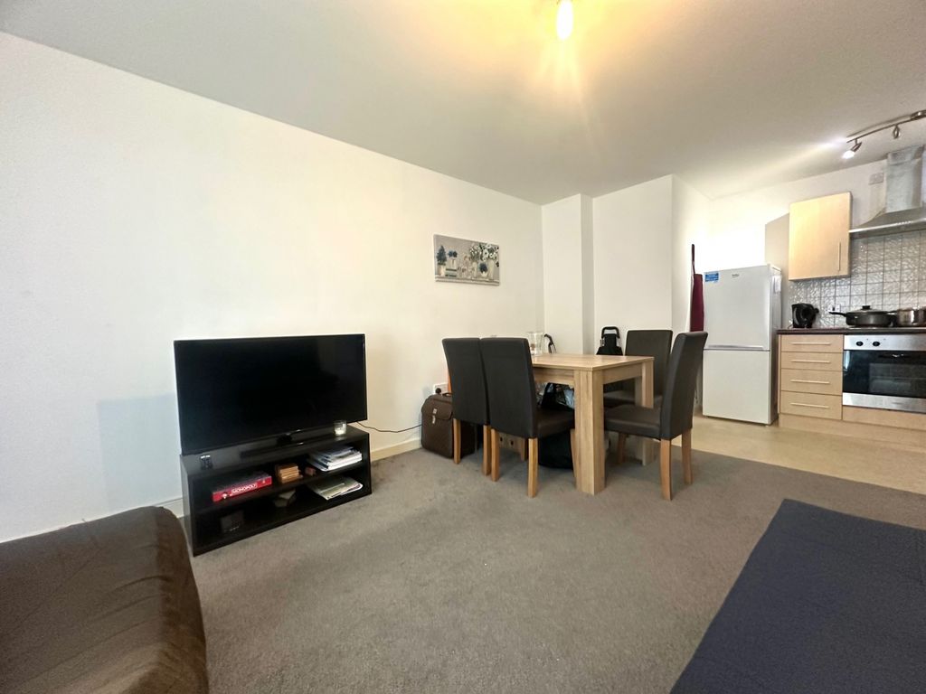 Property photo 2 of 8 Gallery