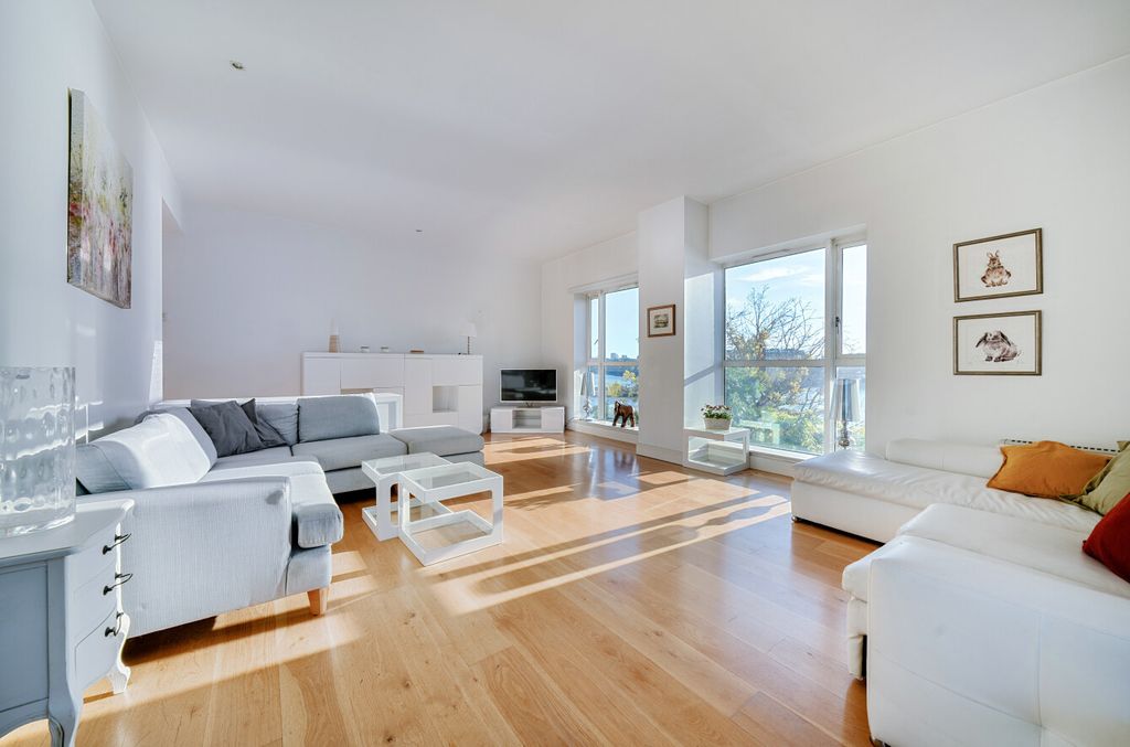 Property photo 3 of 18 1358144-7-68cd8A0...