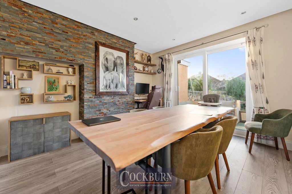 Property photo 2 of 24