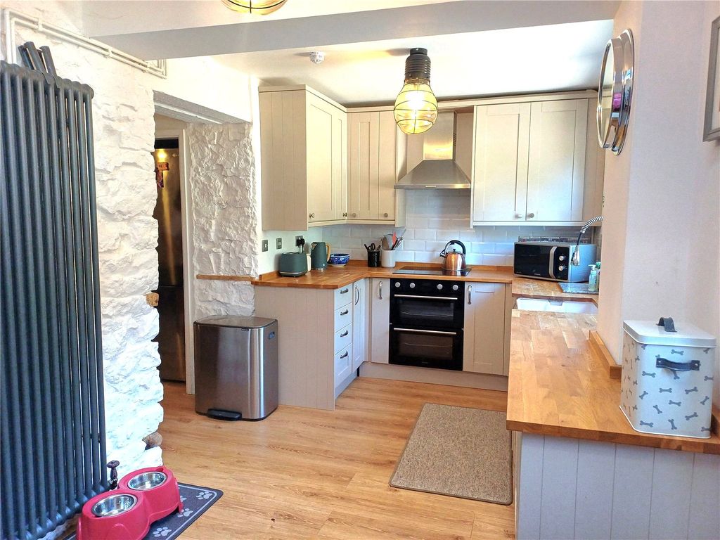 Property photo 2 of 14 Picture No. 23