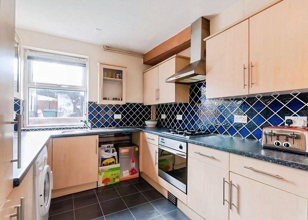 Property photo 2 of 9