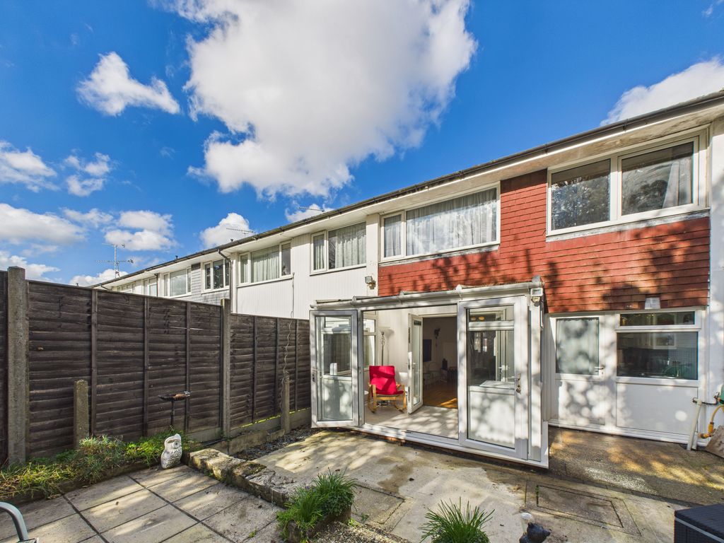 Property photo 2 of 35 Cam05068G0-Pr0056-Still017