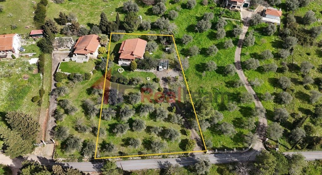 Property photo 2 of 28