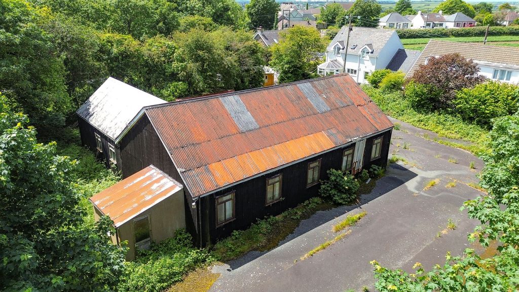 Property photo 2 of 15