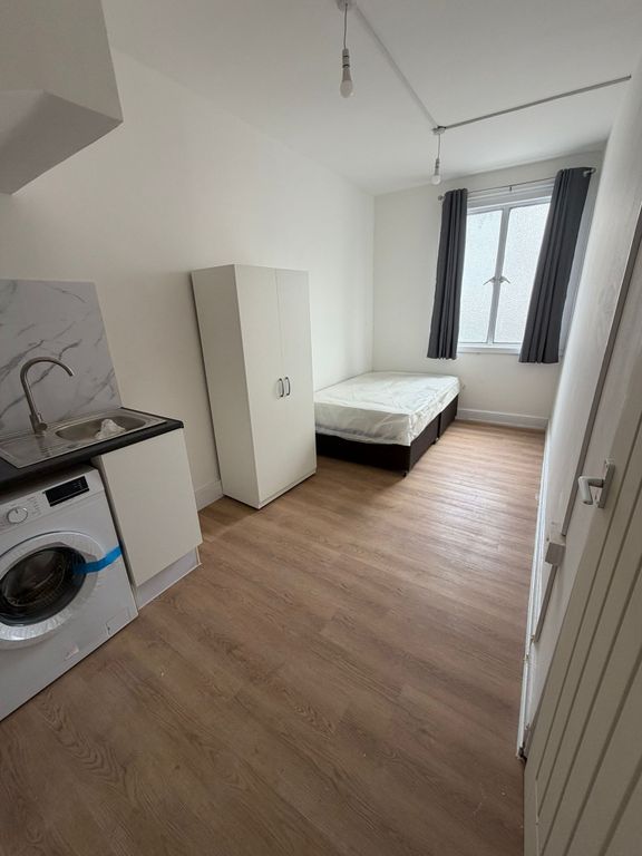 Property photo 1 of 3
