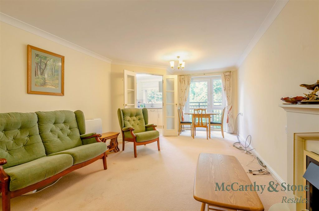 Property photo 2 of 19 8701433-Interior12.Jpg
