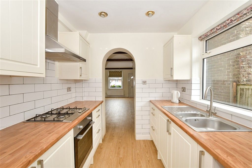 Property photo 3 of 16 Kitchen