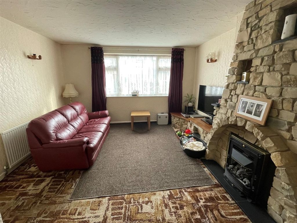 Property photo 3 of 11 123.Jpg