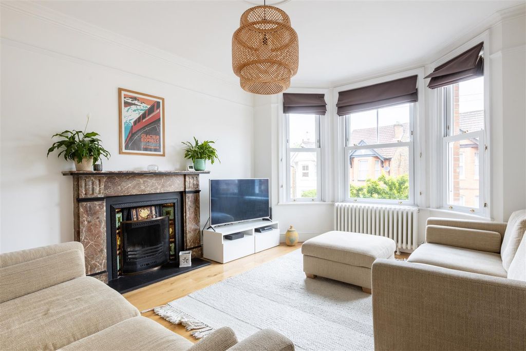 Property photo 2 of 27