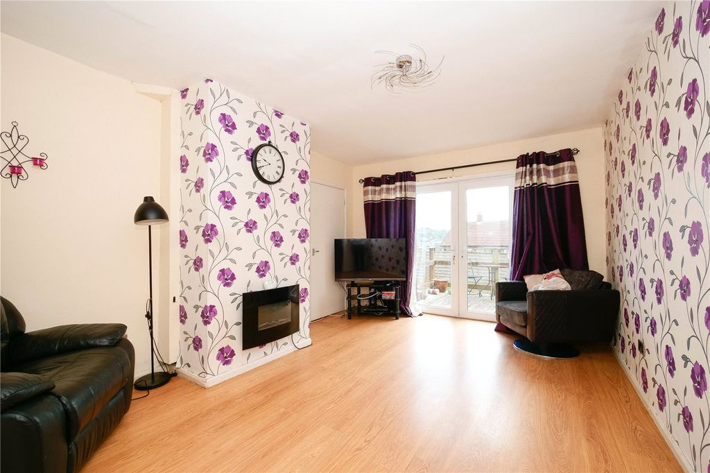 Property photo 2 of 15 Picture No. 05