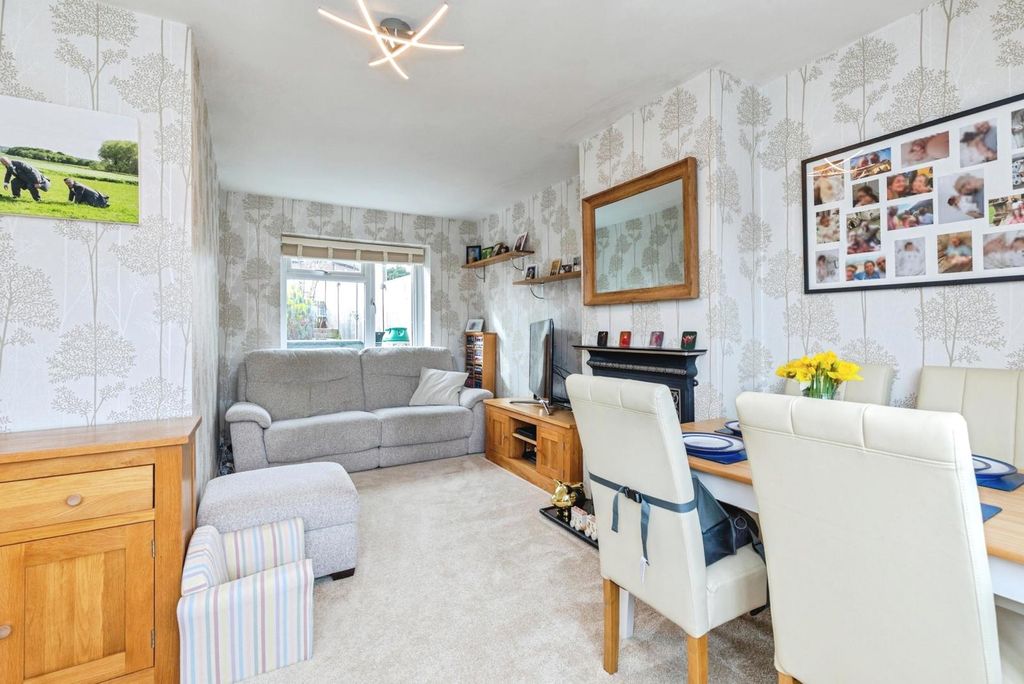 Property photo 2 of 16 Pbox-Img.Jpg