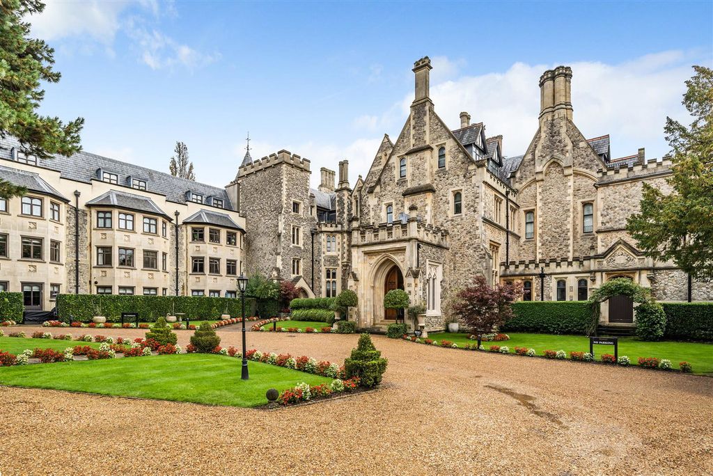 Property photo 1 of 24