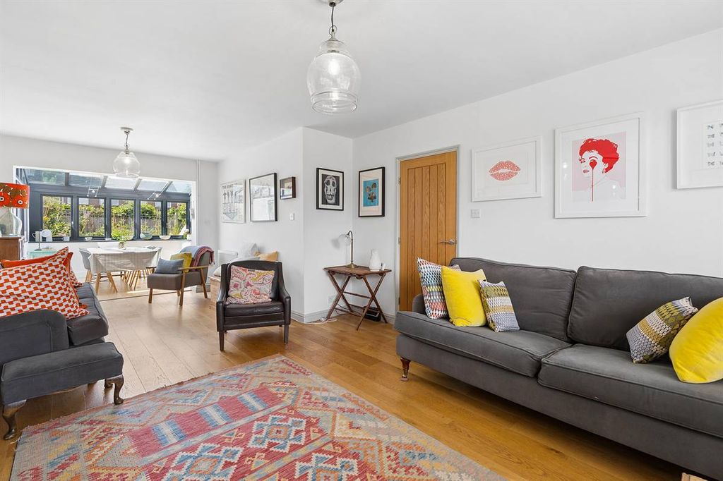 Property photo 2 of 18