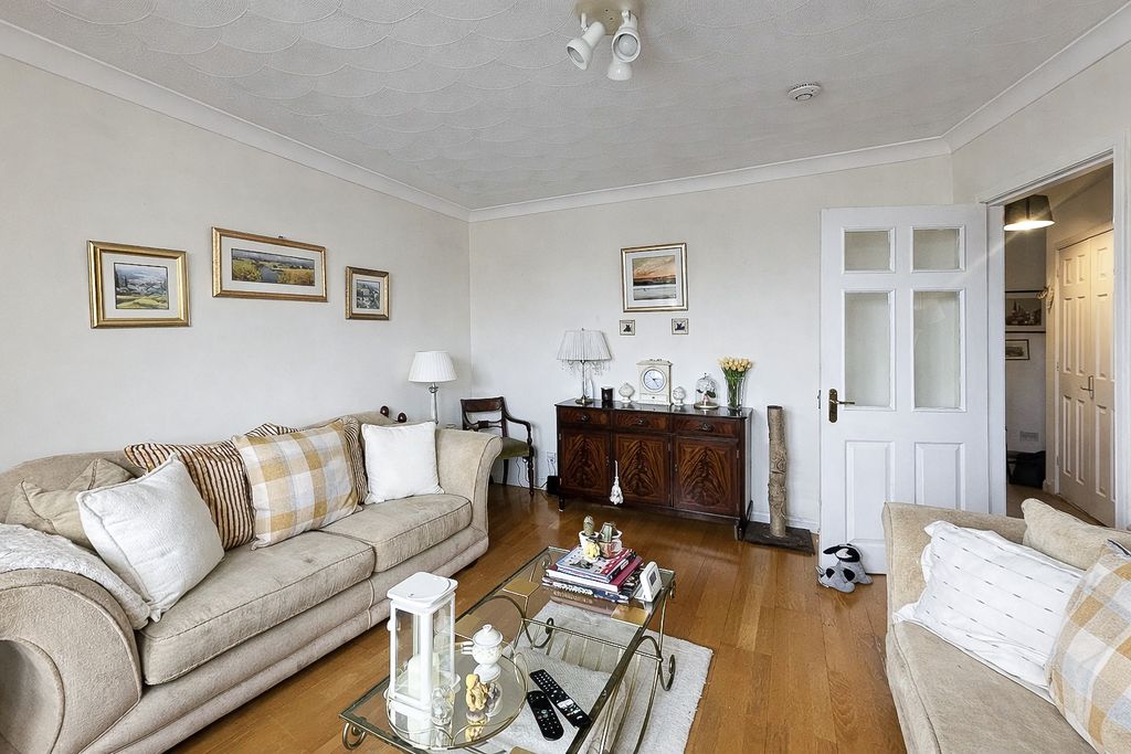 Property photo 3 of 34