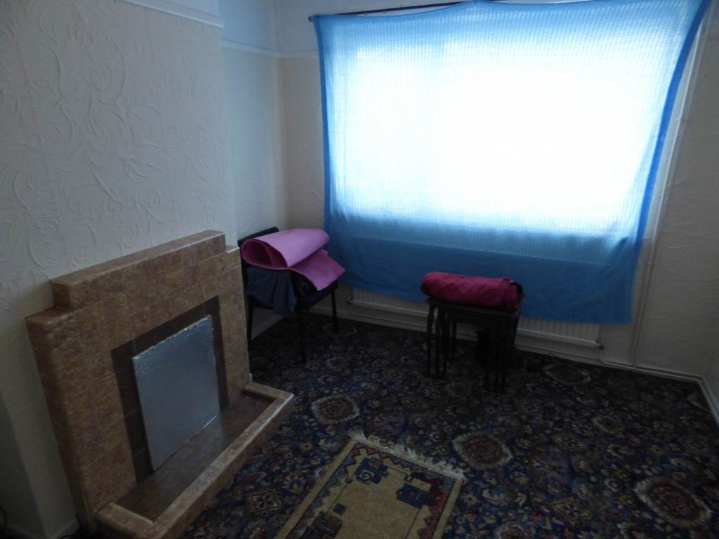 Property photo 3 of 9 Living Room 2