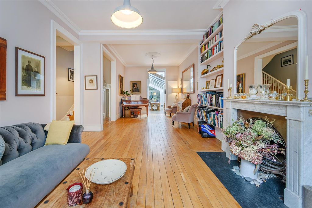 Property photo 3 of 21 0011.Jpg