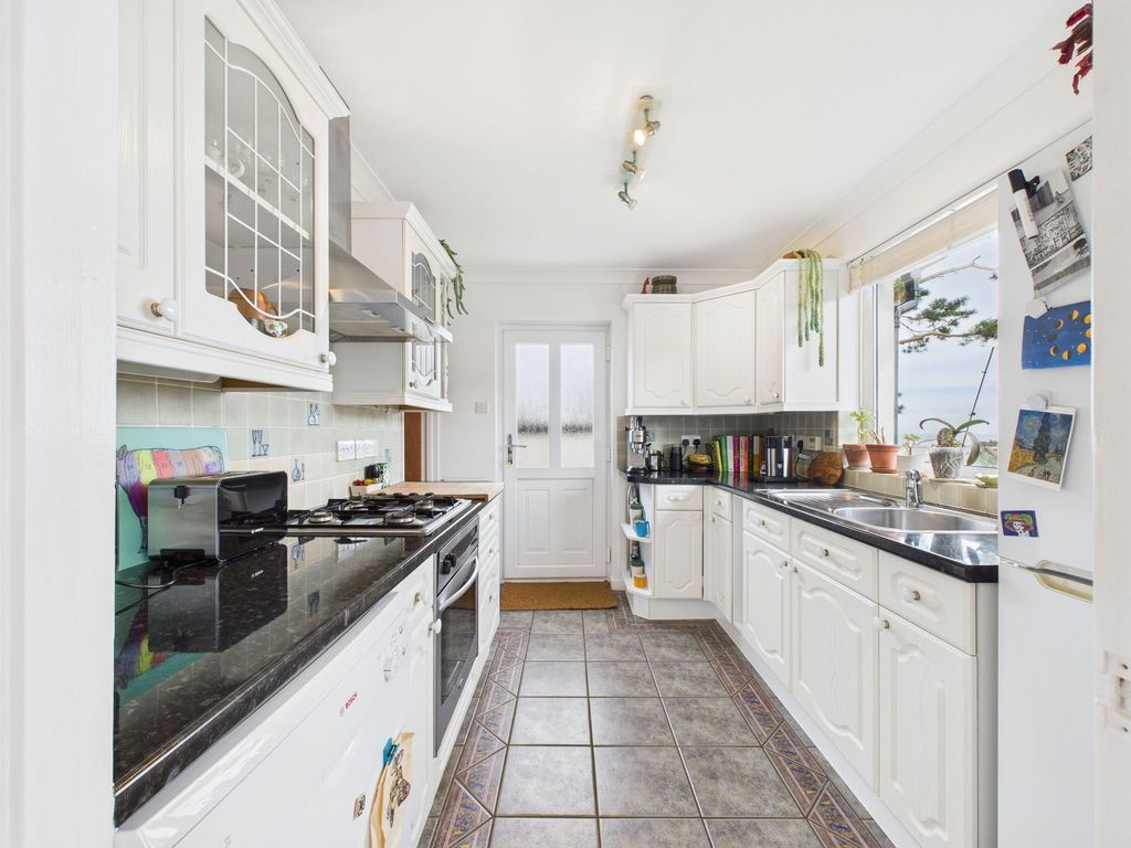 Property photo 3 of 24