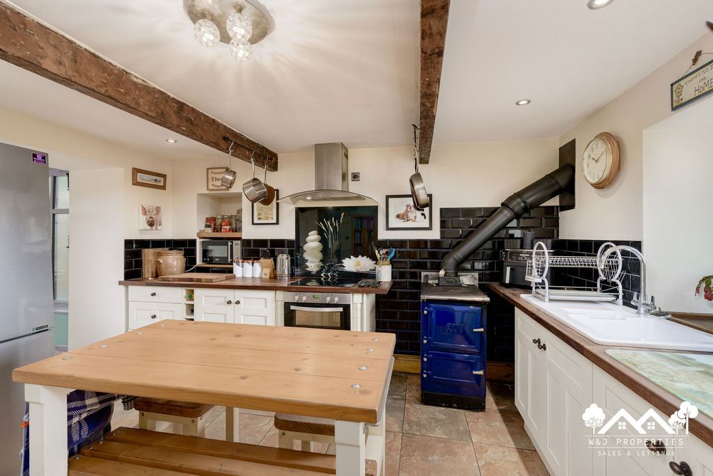 Property photo 3 of 39